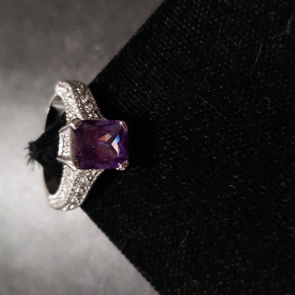 Lab Created Rectangular Amethyst w/ CZ Chips Silver Tone Ring - Picture 2 of 3